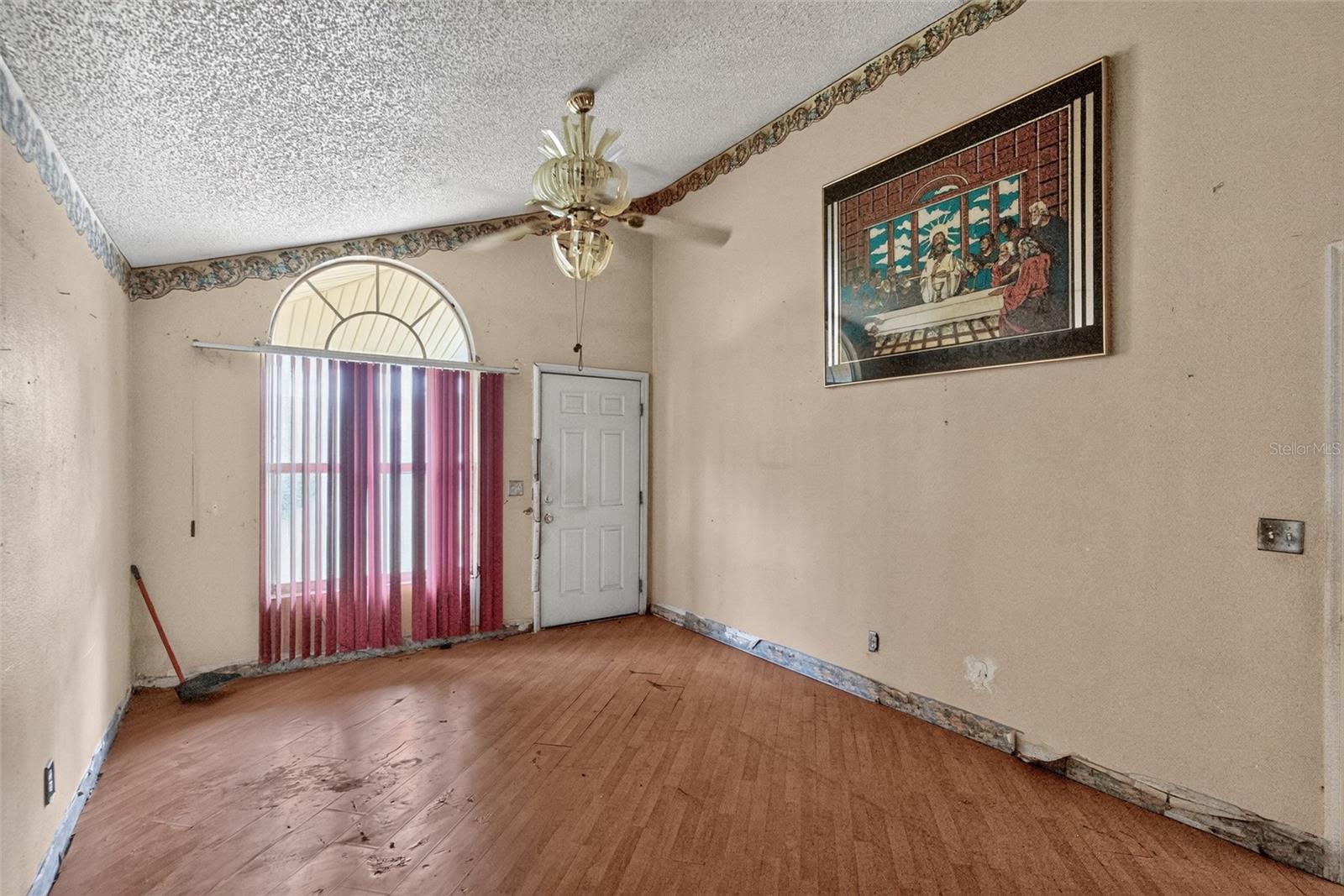 1301 W 11TH ST — photo 2