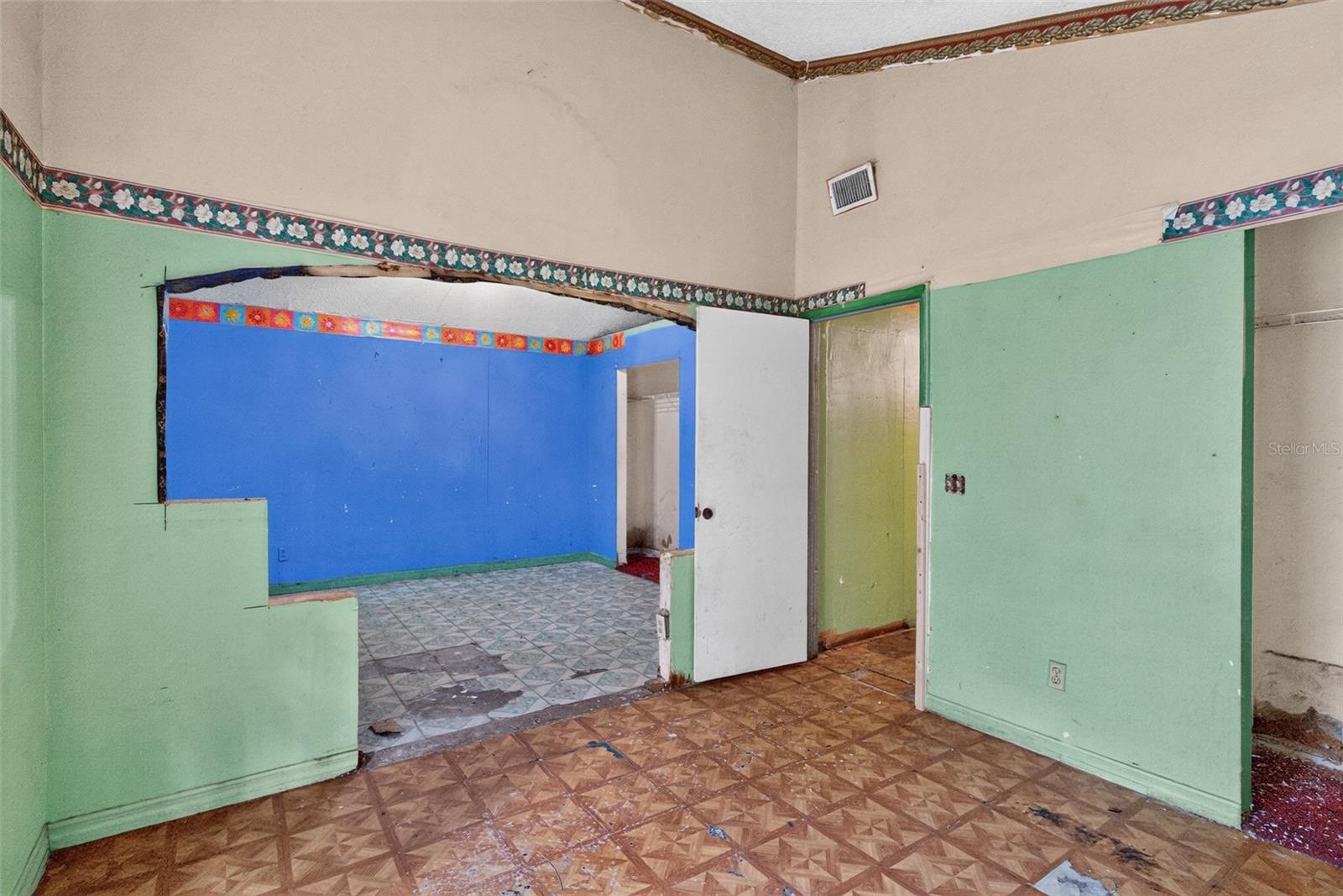 1301 W 11TH ST — photo 11