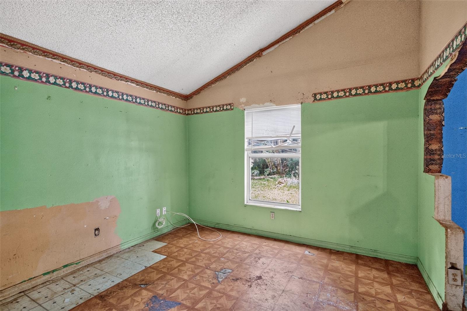1301 W 11TH ST — photo 12