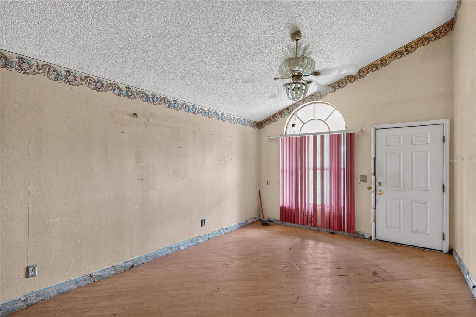 1301 W 11TH ST — photo 3