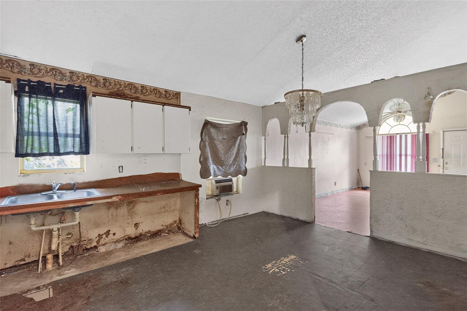 1301 W 11TH ST — photo 7