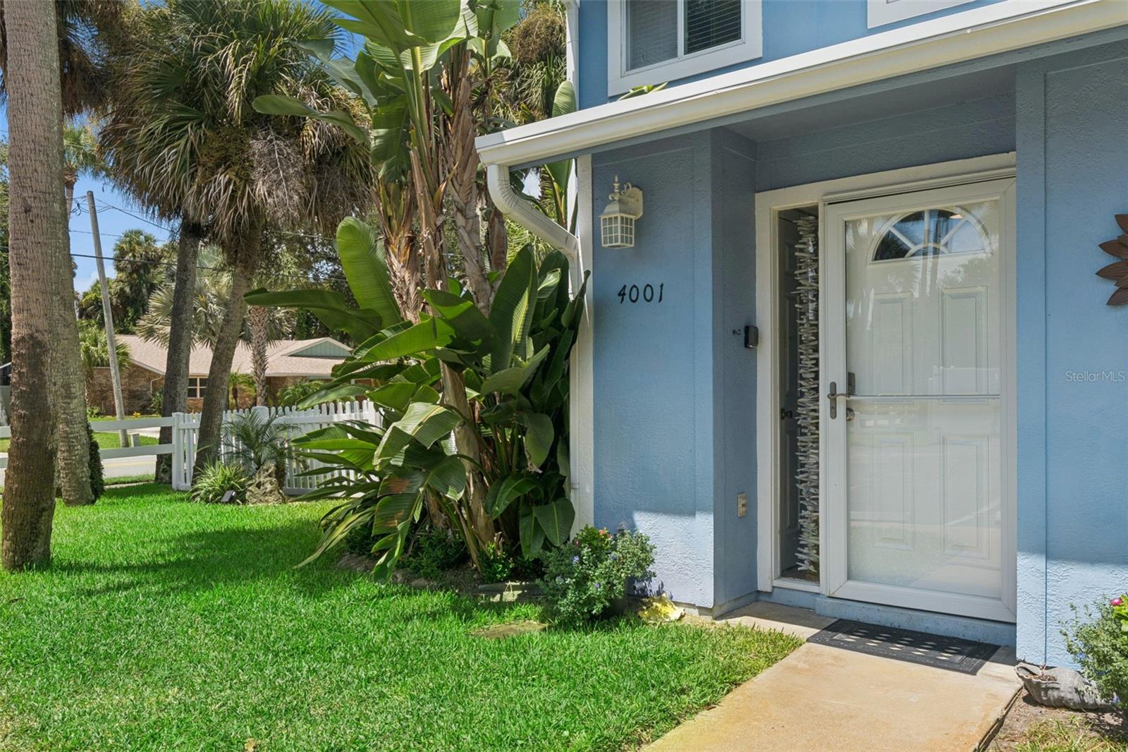 4001 SAXON DR — photo 2