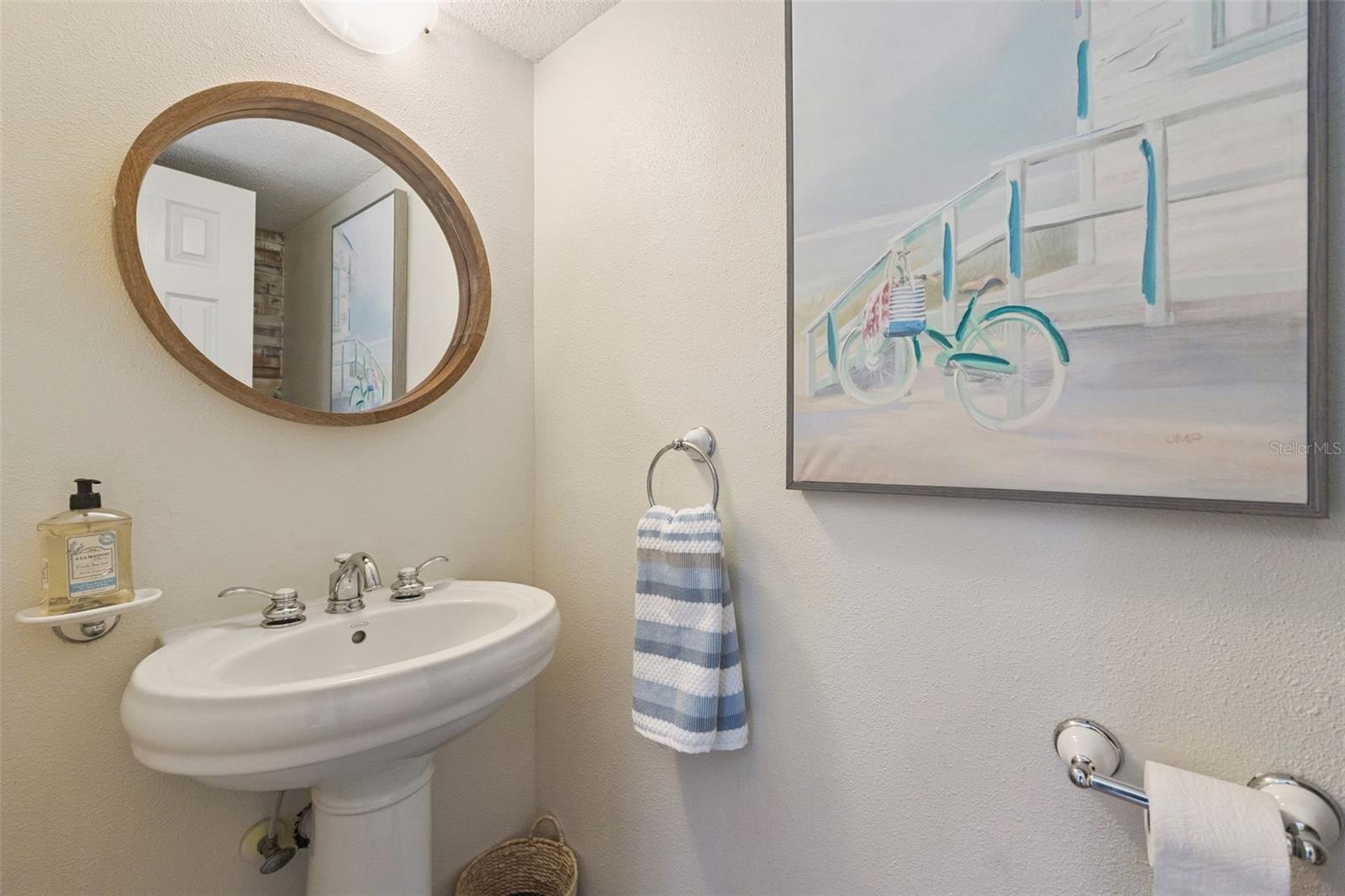 4001 SAXON DR — photo 9