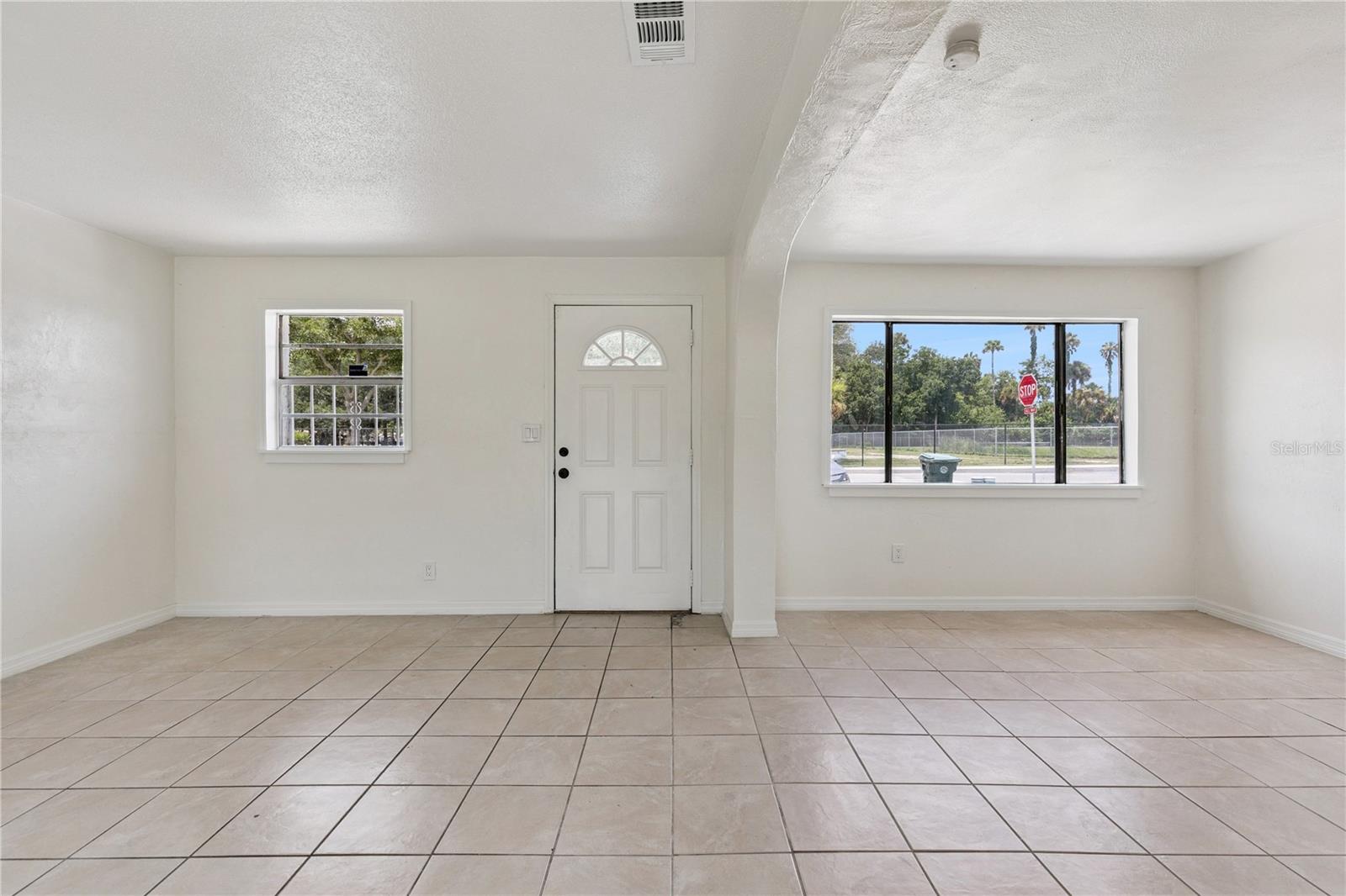 875 LOOMIS AVE — photo 2