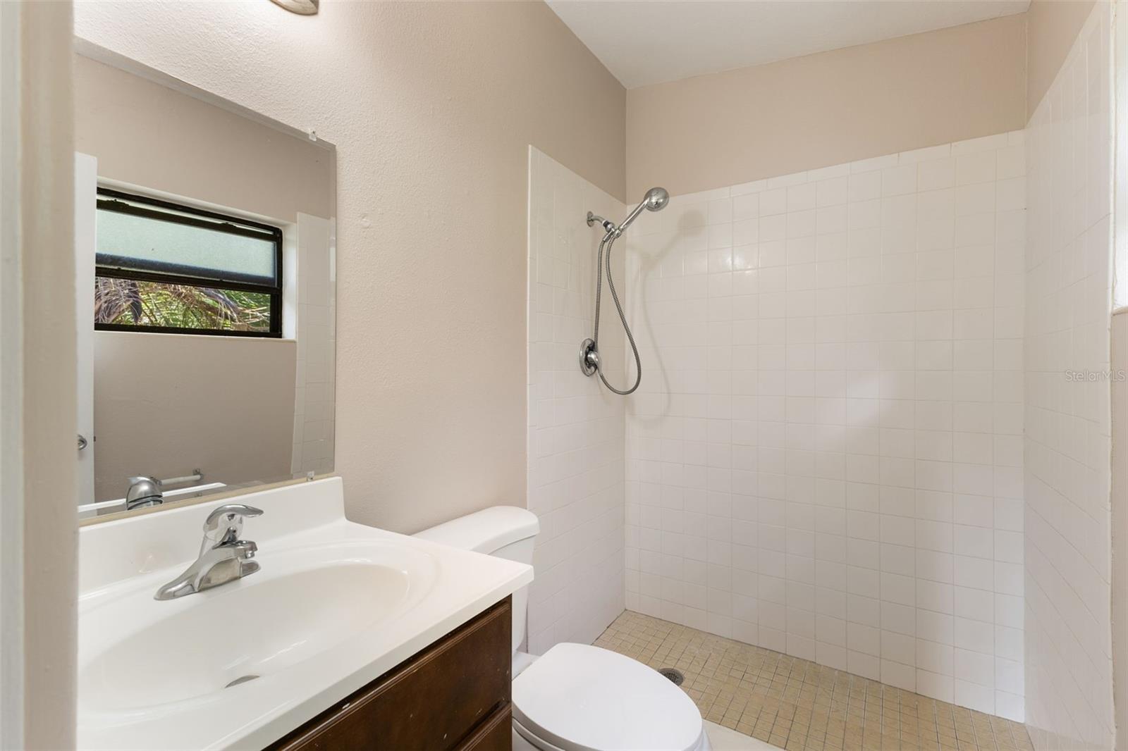 212 HOMEWOOD DR — photo 6