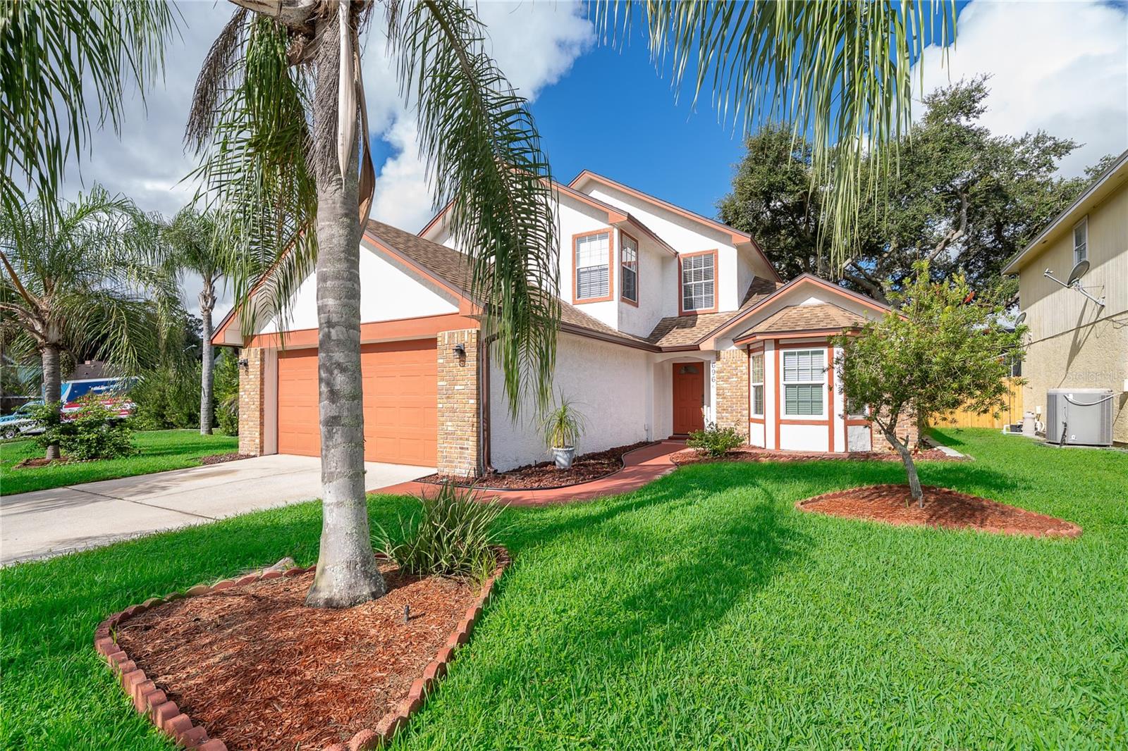 696 REMINGTON OAK DR