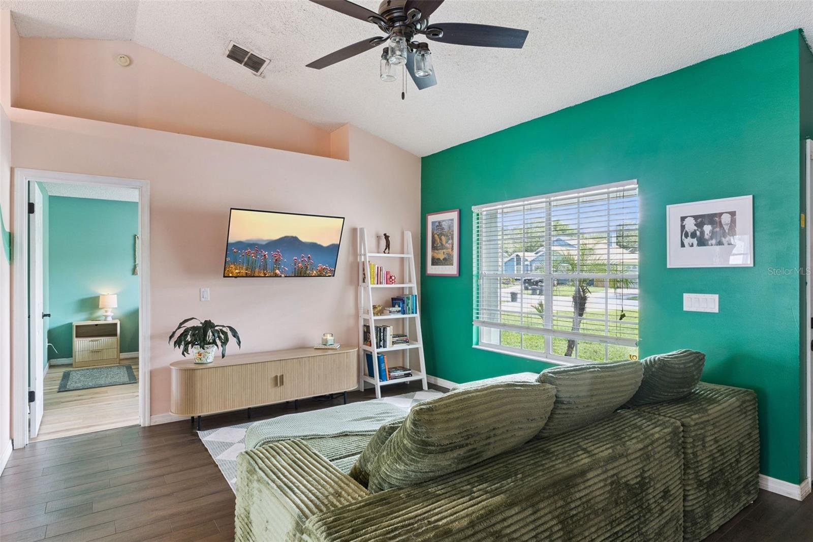 204 S BRISTOL CIR — photo 11