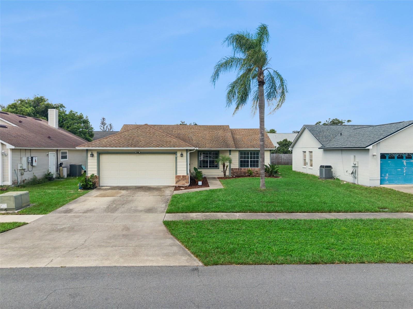 204 S BRISTOL CIR — photo 3