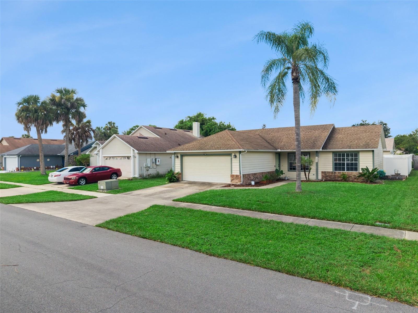 204 S BRISTOL CIR — photo 4