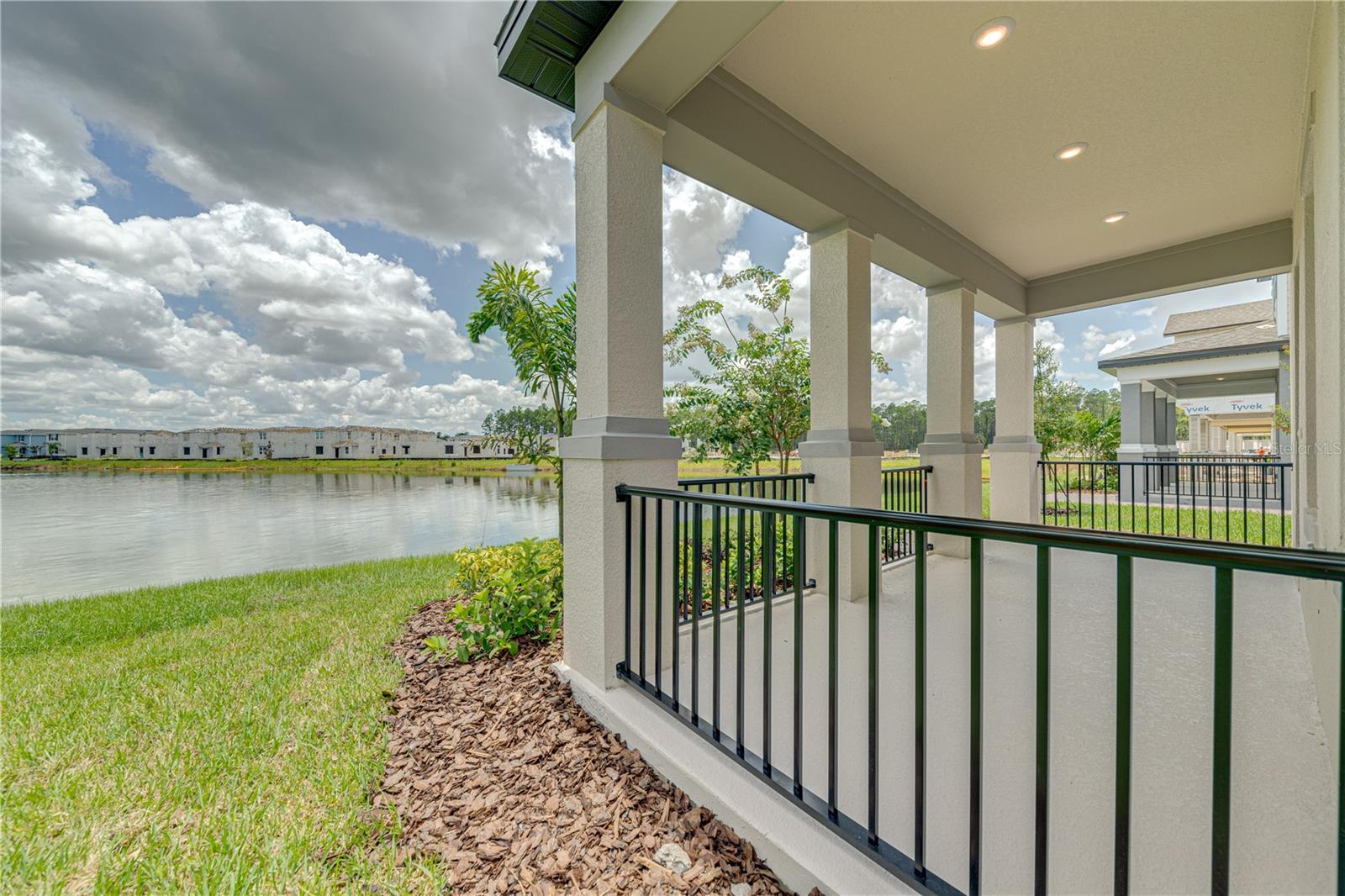 524 VENETIAN PALMS BLVD — photo 4