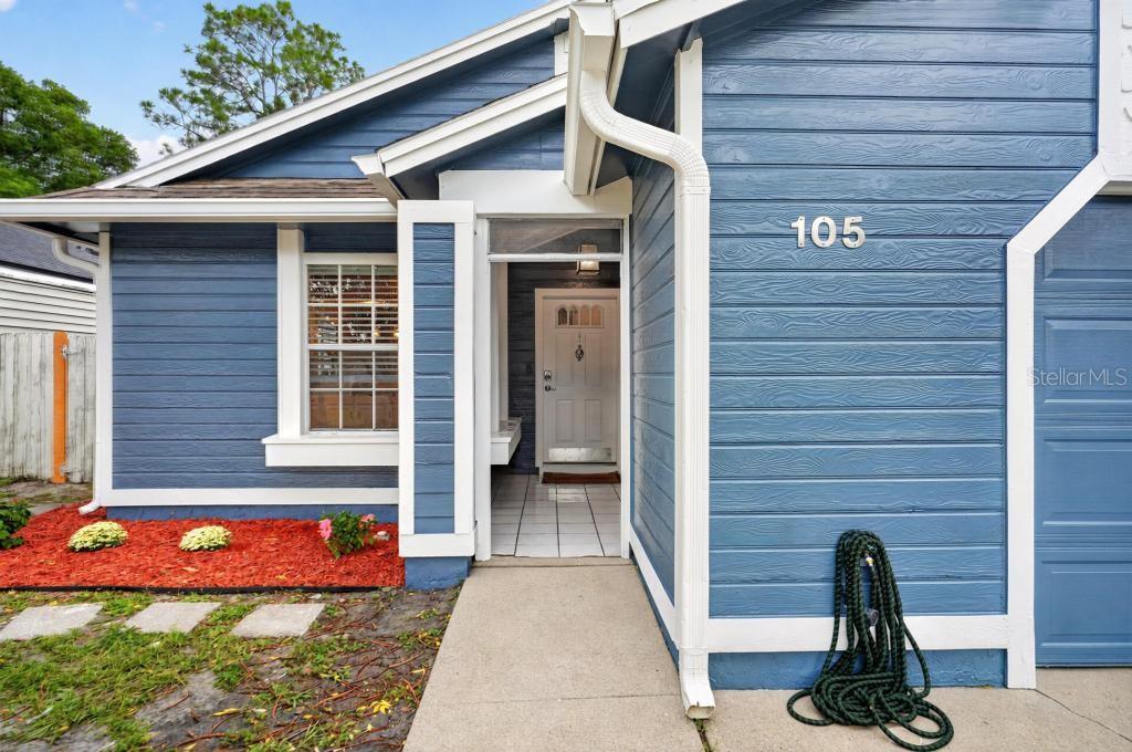 105 NEWPORT SQ — photo 2