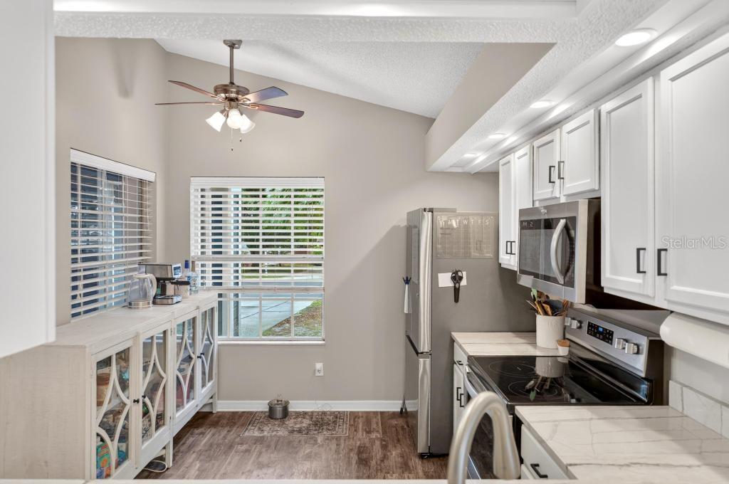 105 NEWPORT SQ — photo 10