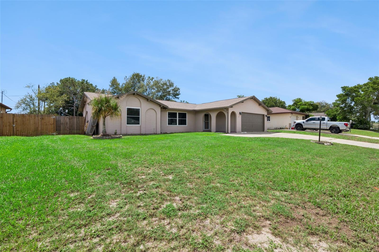 853 SYLVIA DR — photo 3