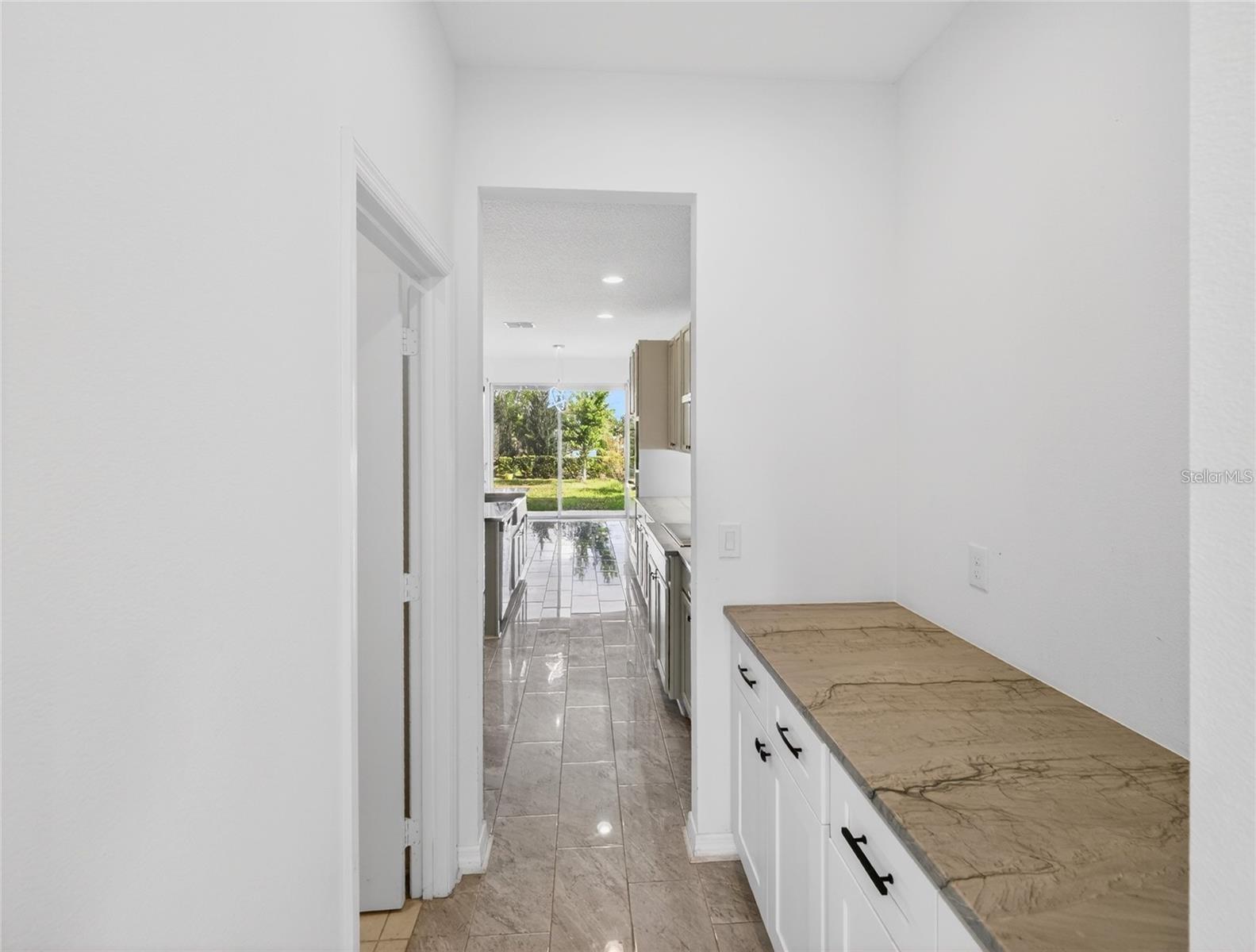 2556 LEYLAND CYPRESS LN — photo 8
