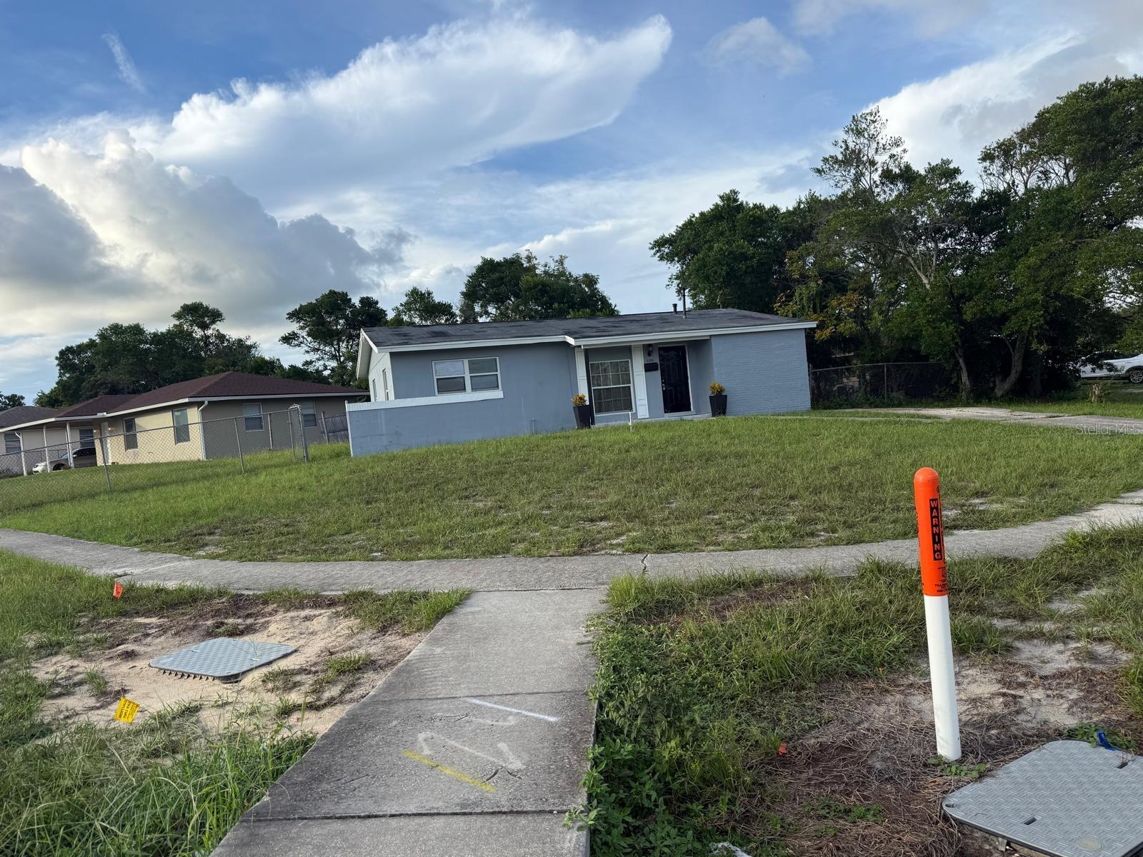 2302 E DANA DR — photo 2