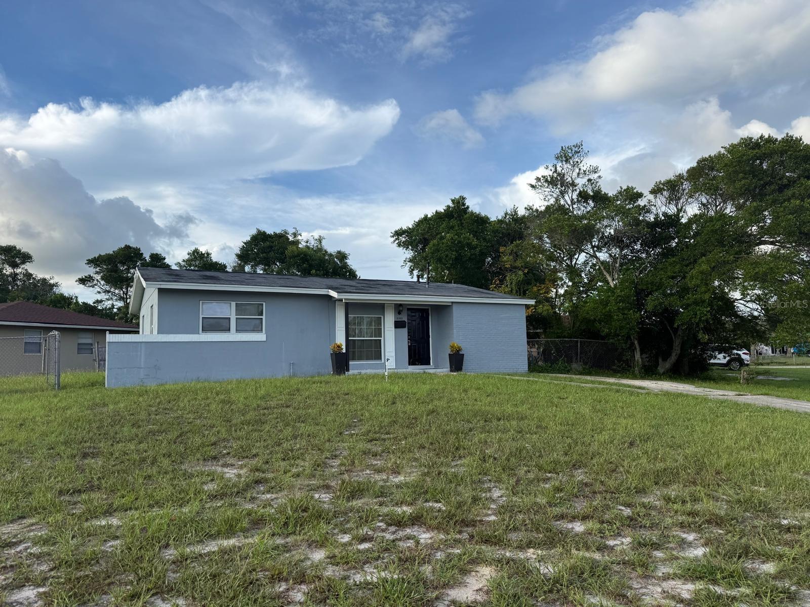 2302 E DANA DR — photo 5