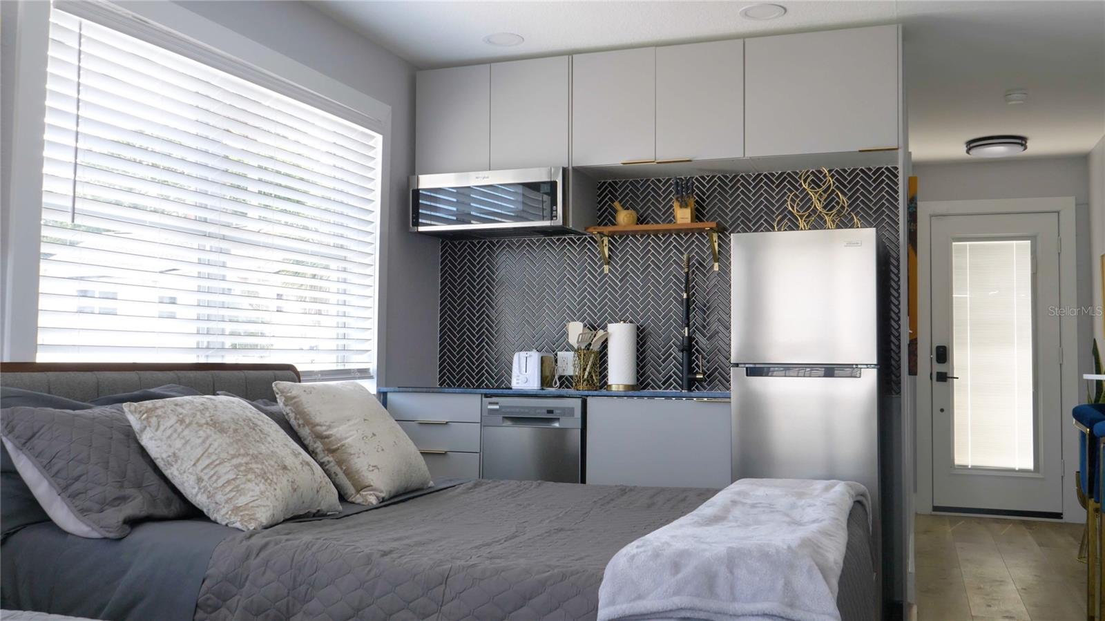 137 N HOLLYWOOD AVE #1 — photo 3
