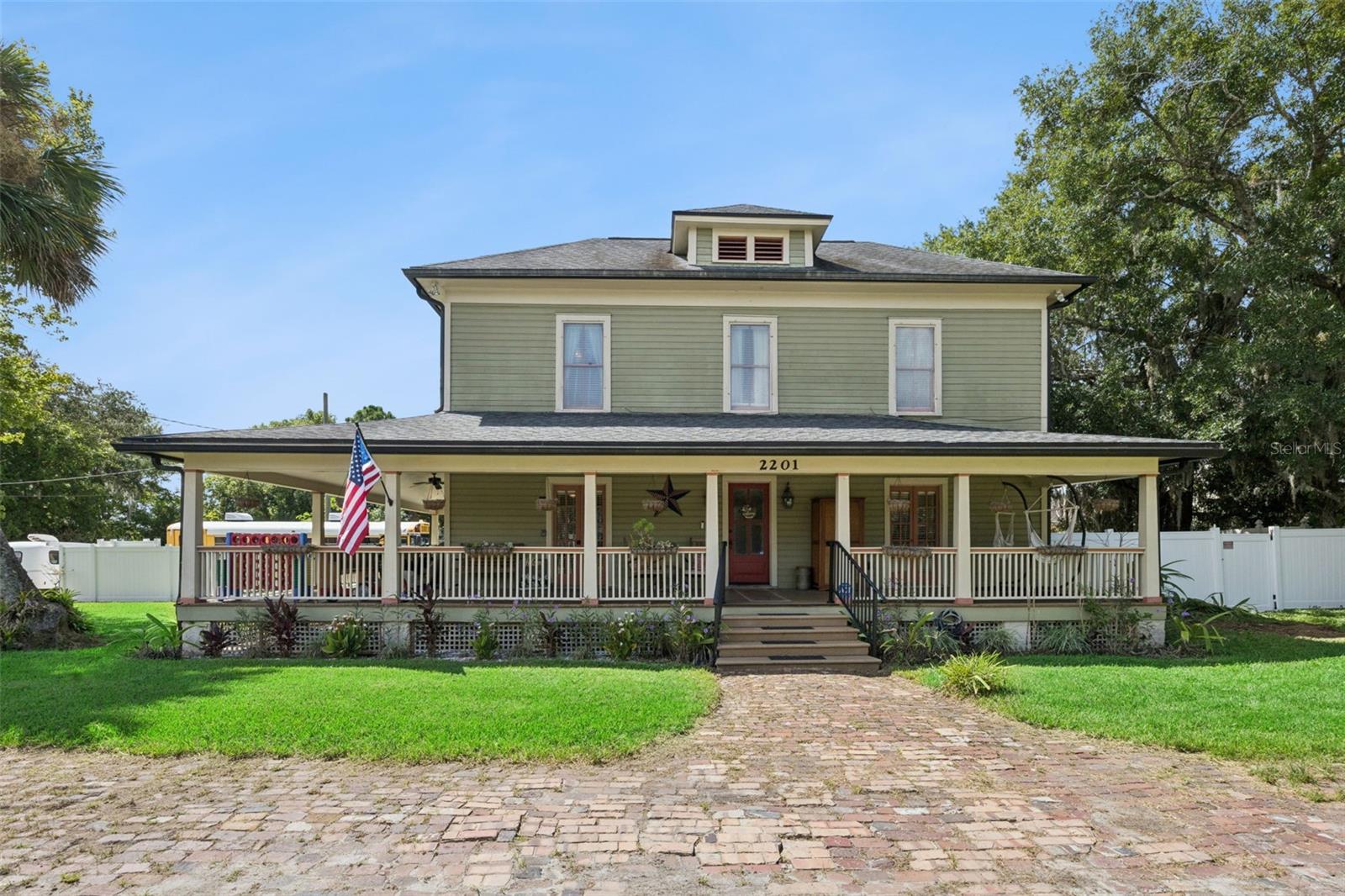 2201 CELERY AVE — photo 2