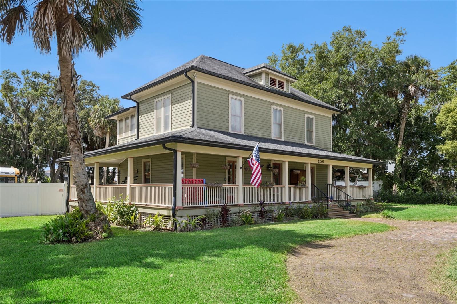 2201 CELERY AVE