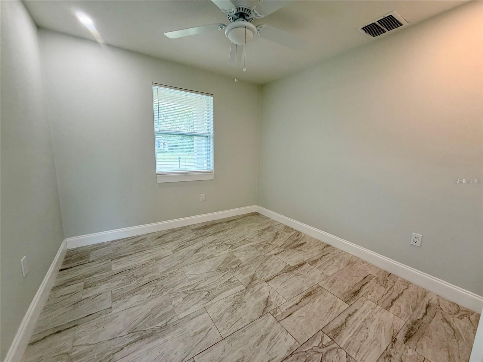 892 ROCKHILL ST — photo 8