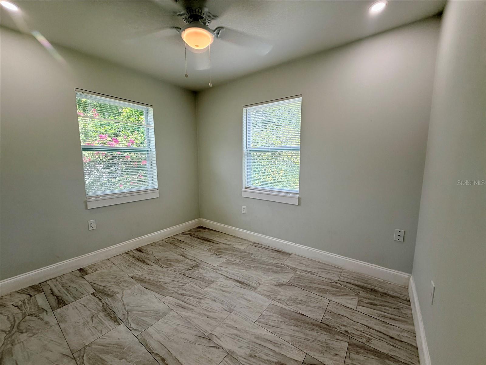 892 ROCKHILL ST — photo 10