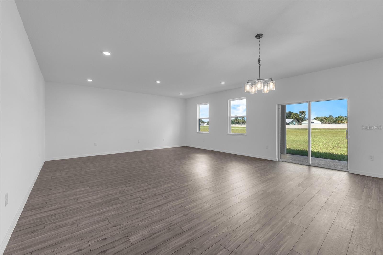 3936 TRIPLE CROWN LOOP — photo 3