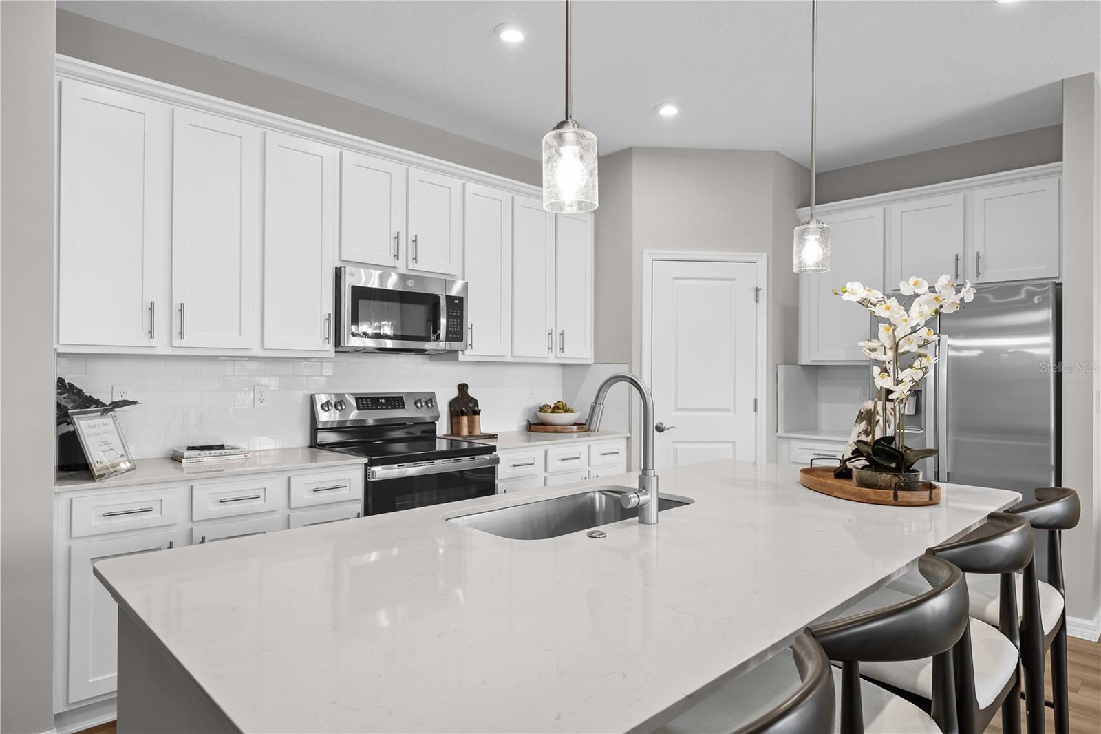 3924 TRIPLE CROWN LOOP — photo 11