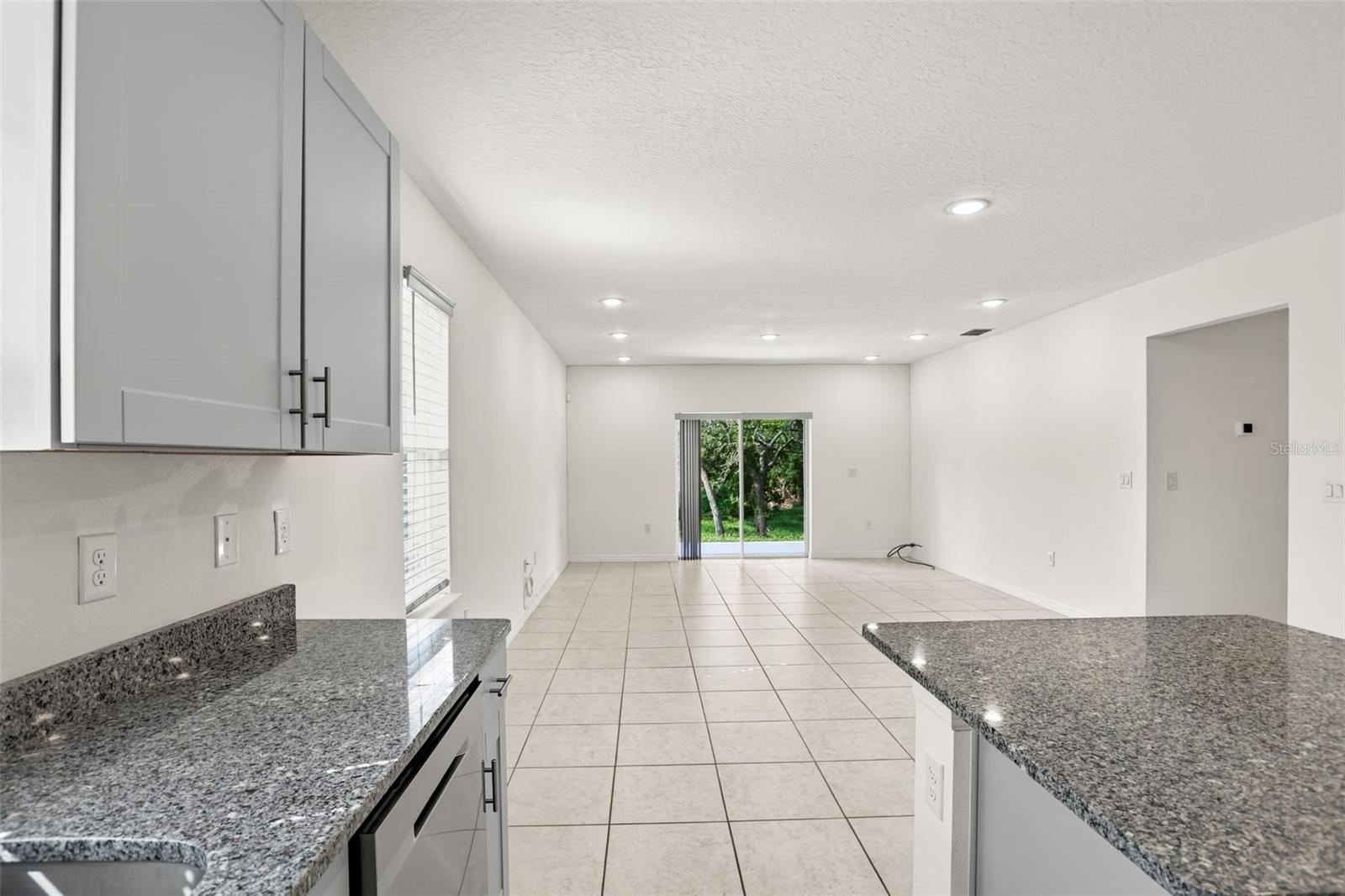 2860 SURF DR — photo 11