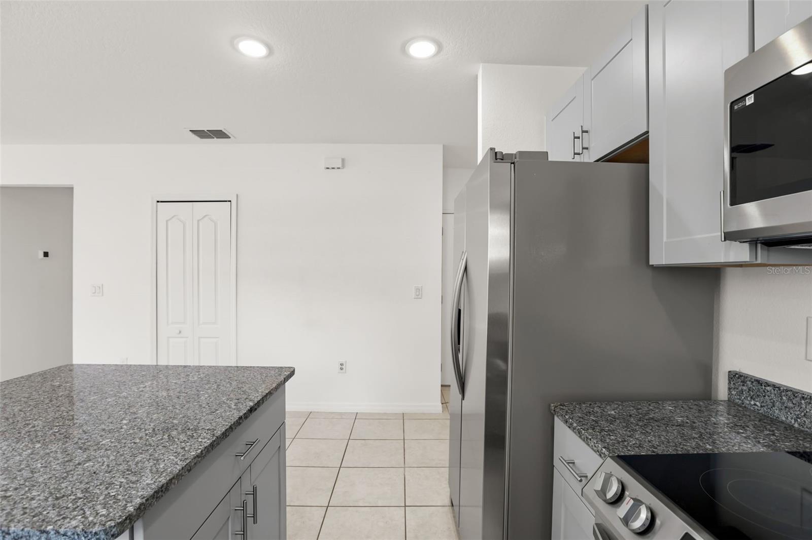 2860 SURF DR — photo 12