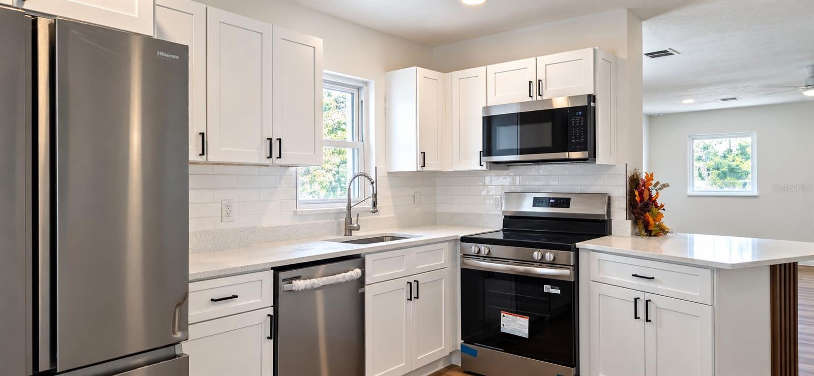 503 WYLLY AVE — photo 12