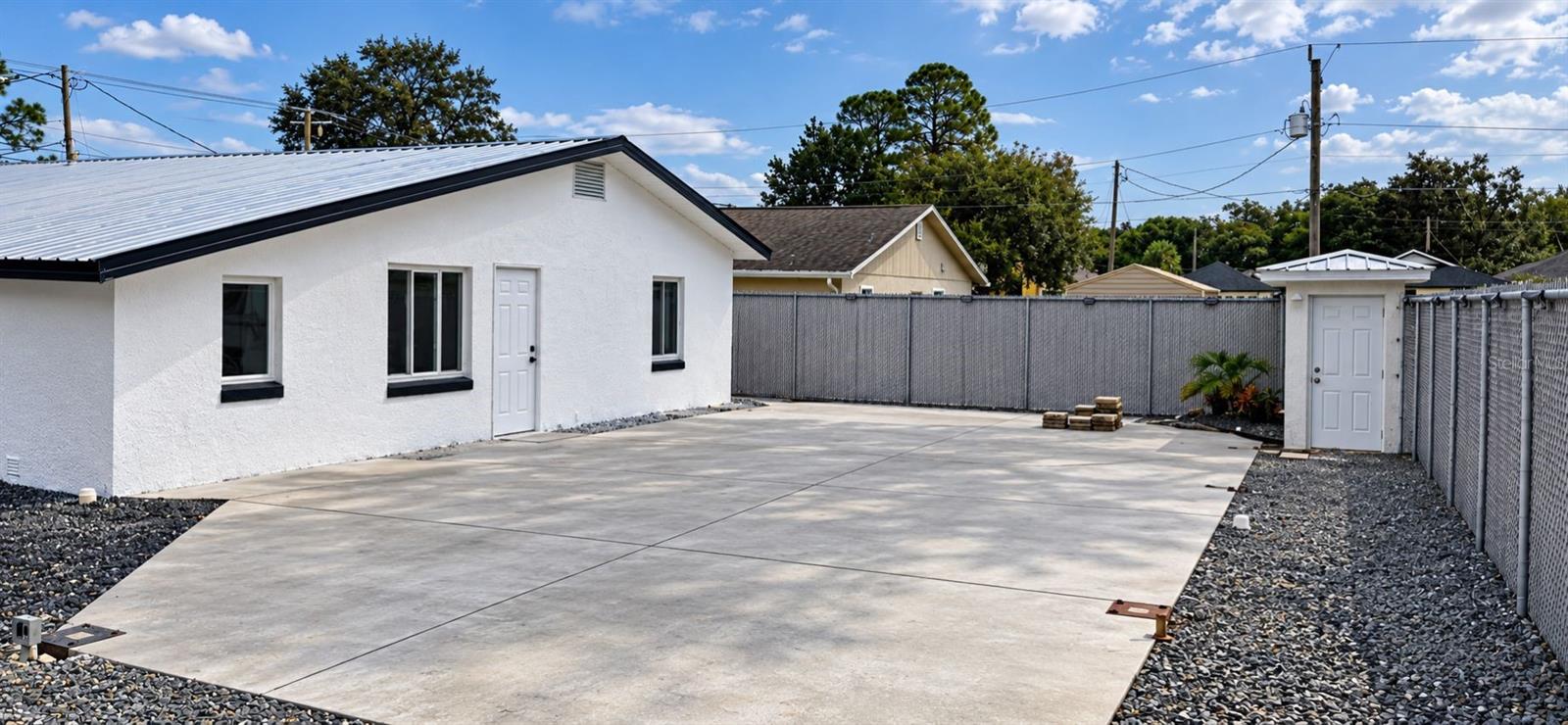 503 WYLLY AVE — photo 9