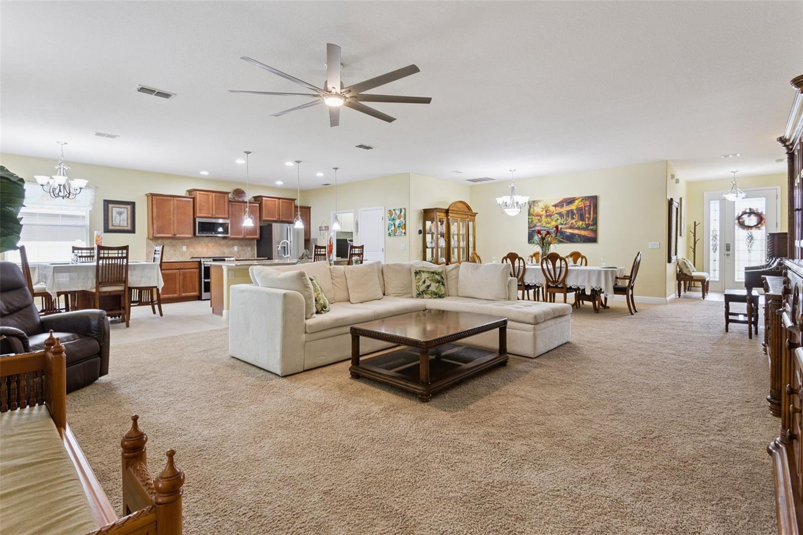 1425 AVILA AVE — photo 4