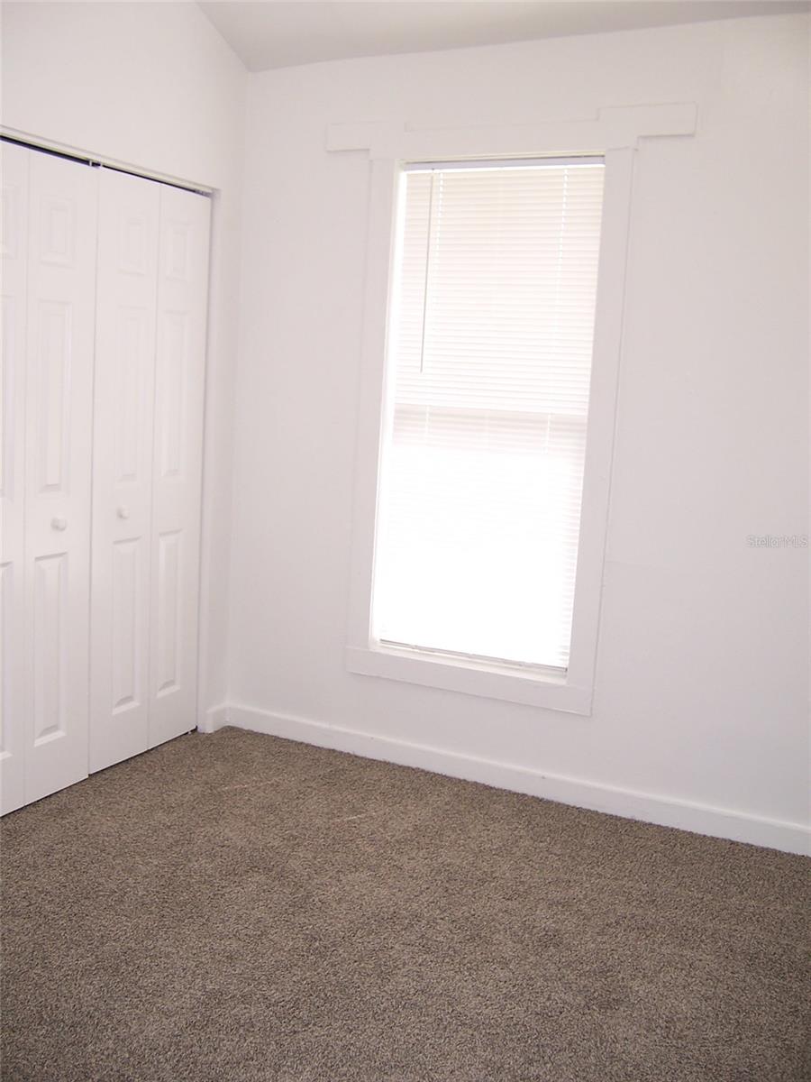 2011 CARRINGTON DR — photo 9