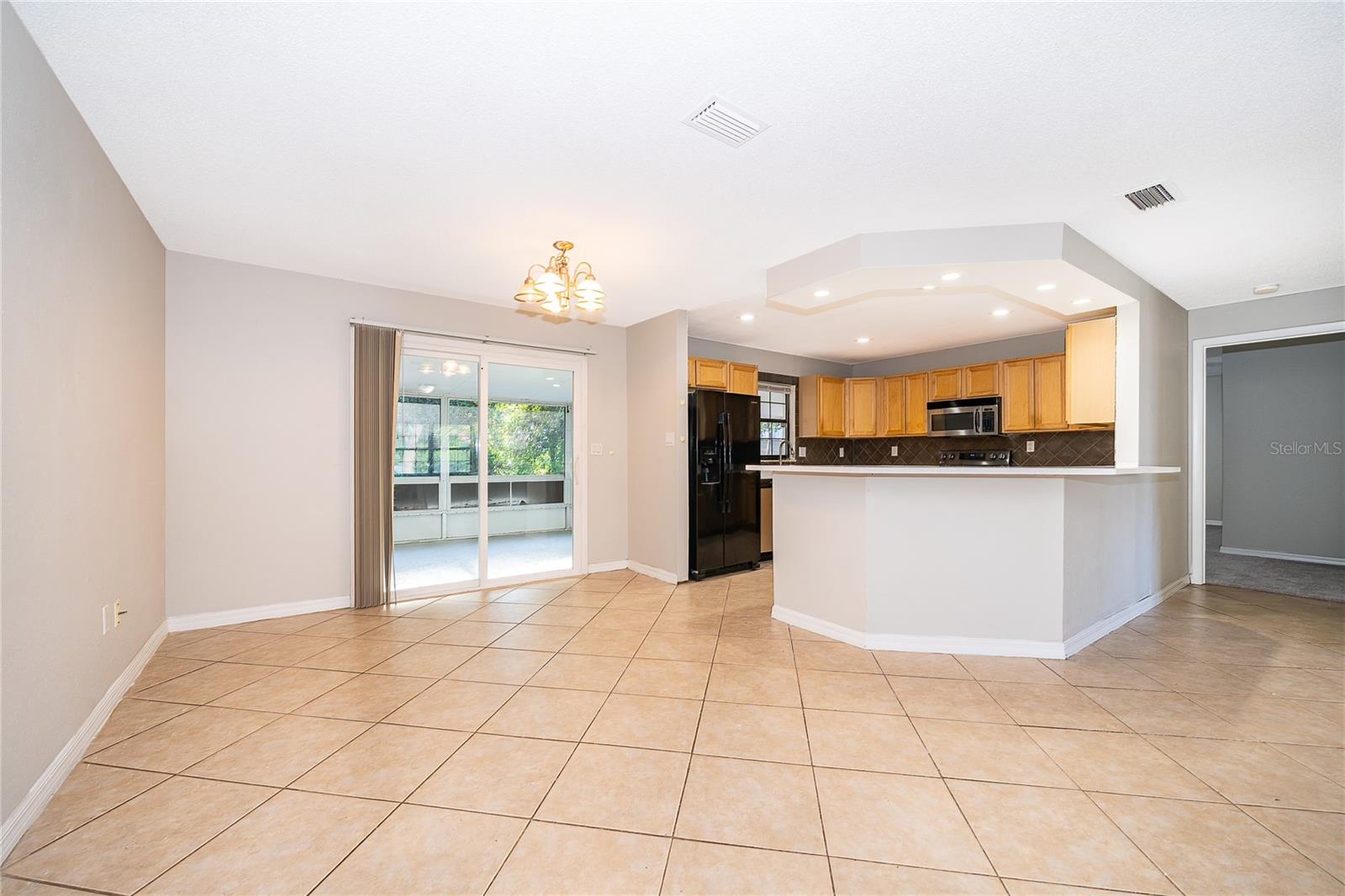 2049 N NORMANDY BLVD — photo 8