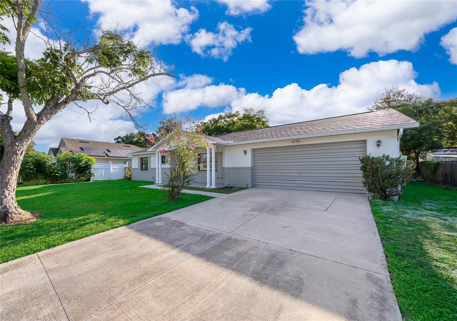 2049 N NORMANDY BLVD