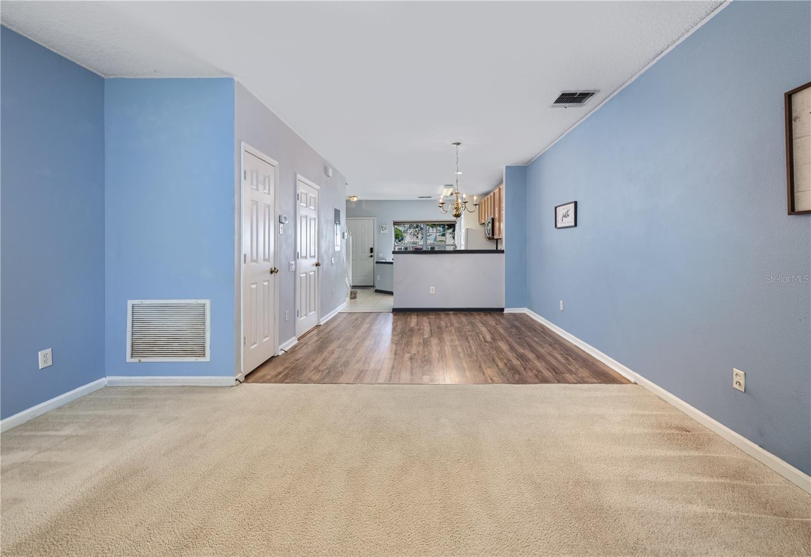 923 VINELAND PL — photo 2