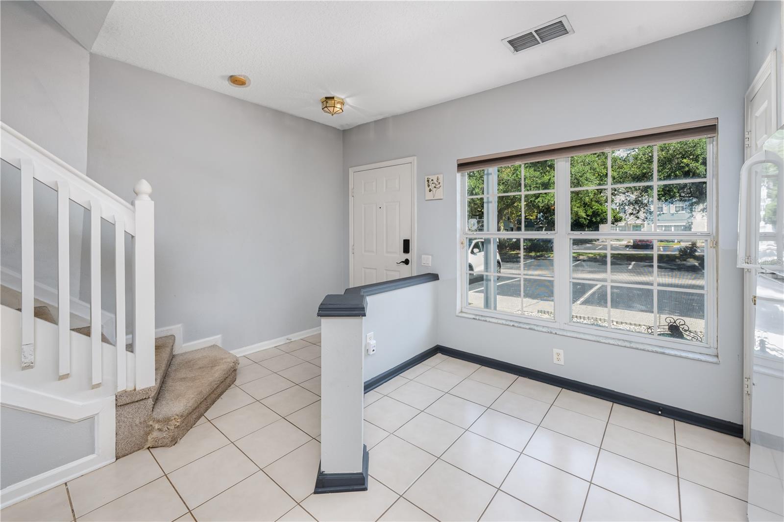 923 VINELAND PL — photo 8