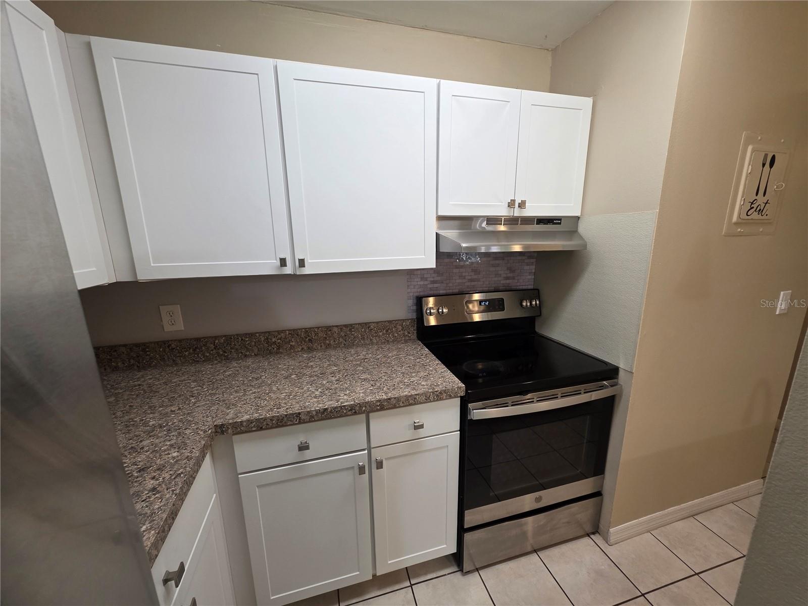 110 CYPRESS WOODS CT #12C — photo 9