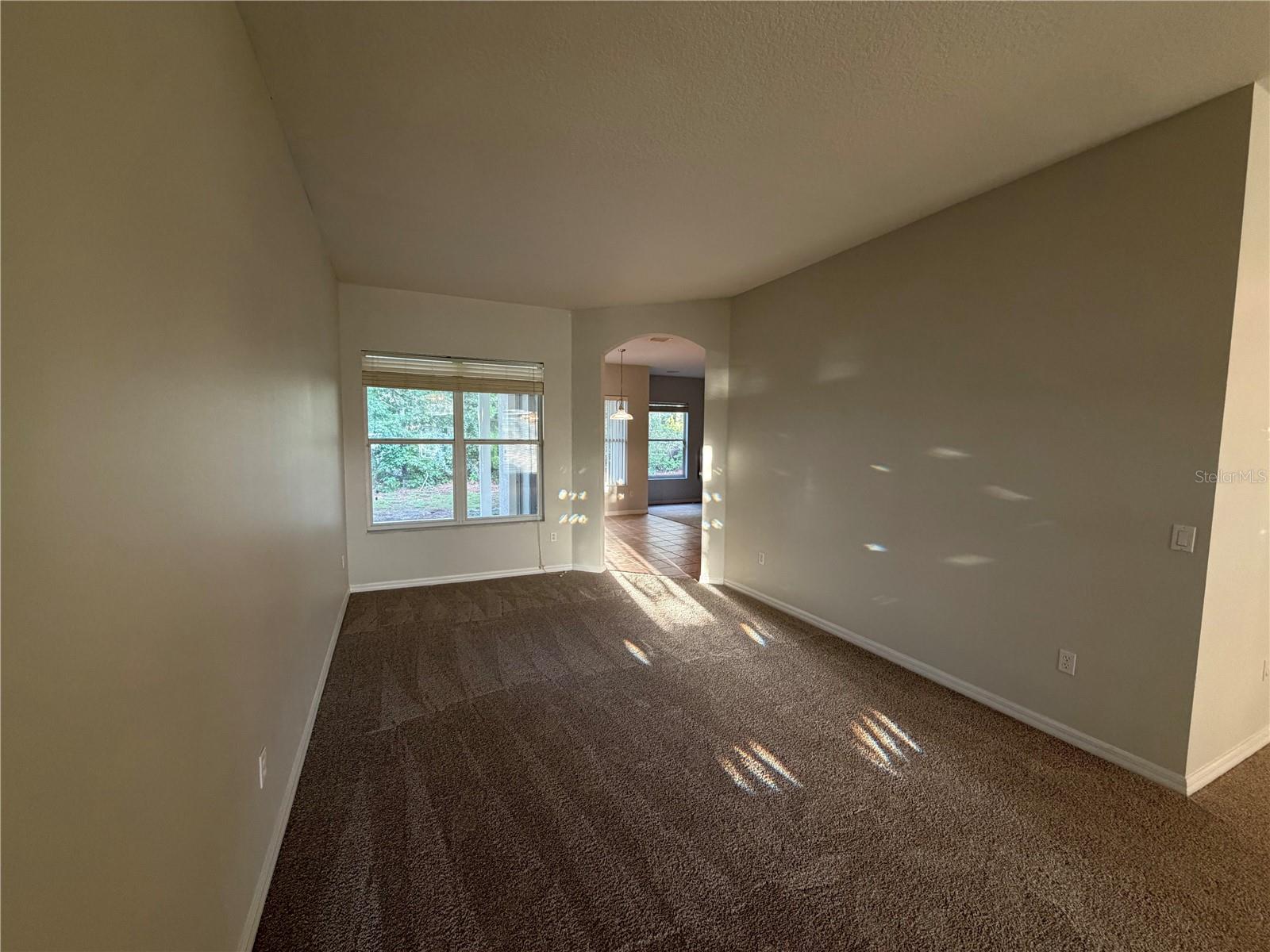 27 RUSSMAN LN — photo 3
