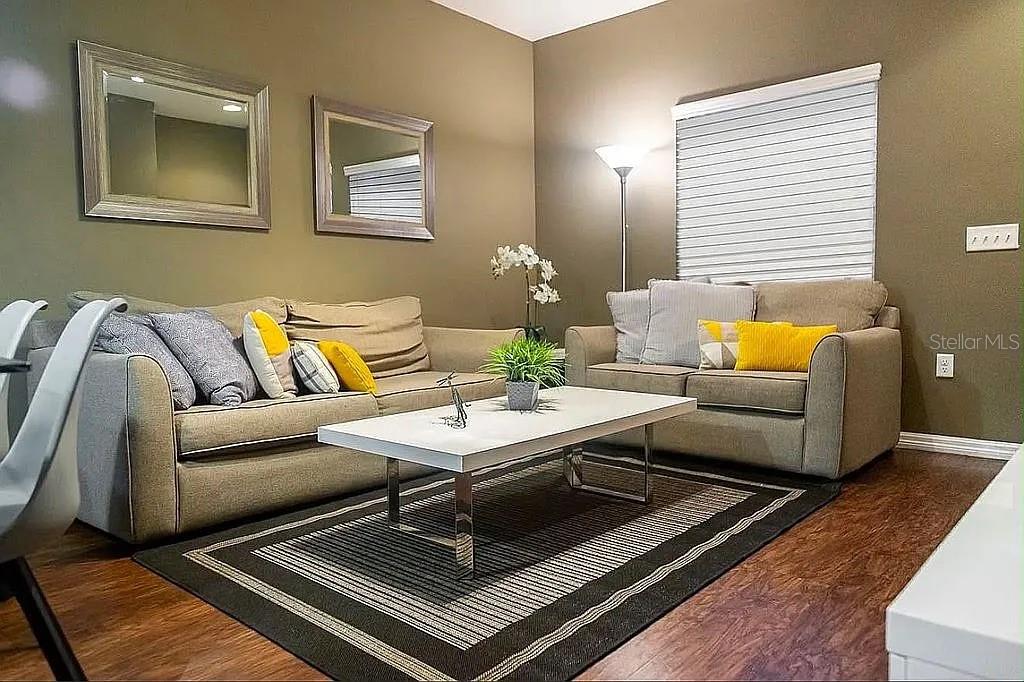 3211 GOLD LN — photo 3