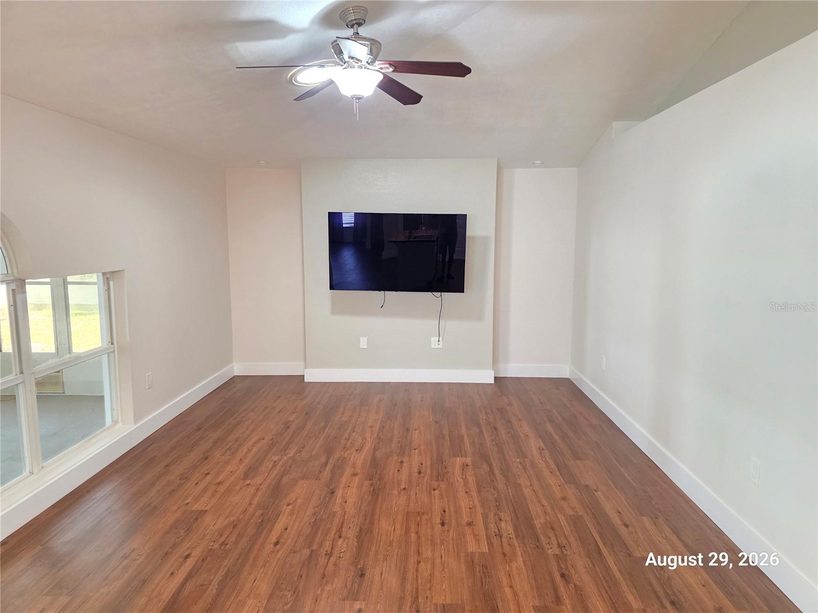 834 AMIDON ST — photo 11