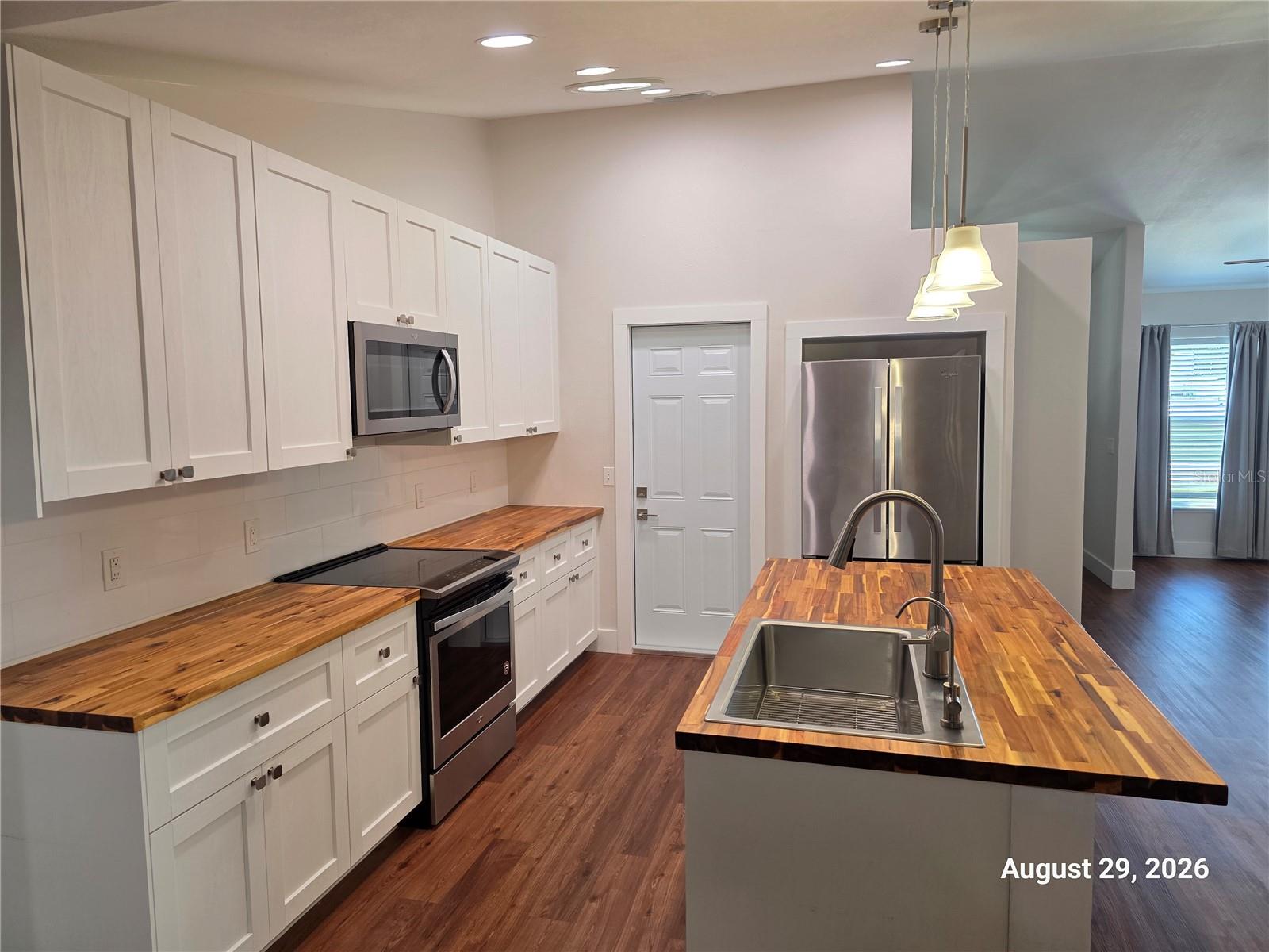 834 AMIDON ST — photo 4