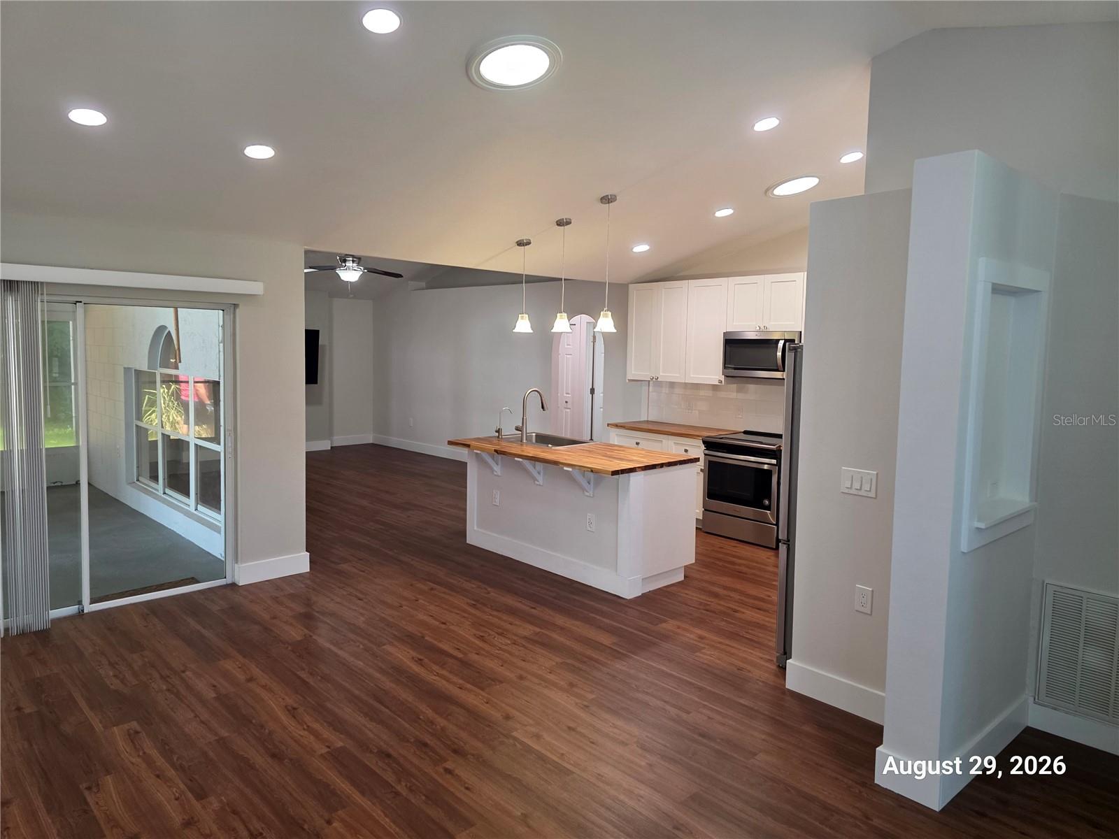 834 AMIDON ST — photo 10