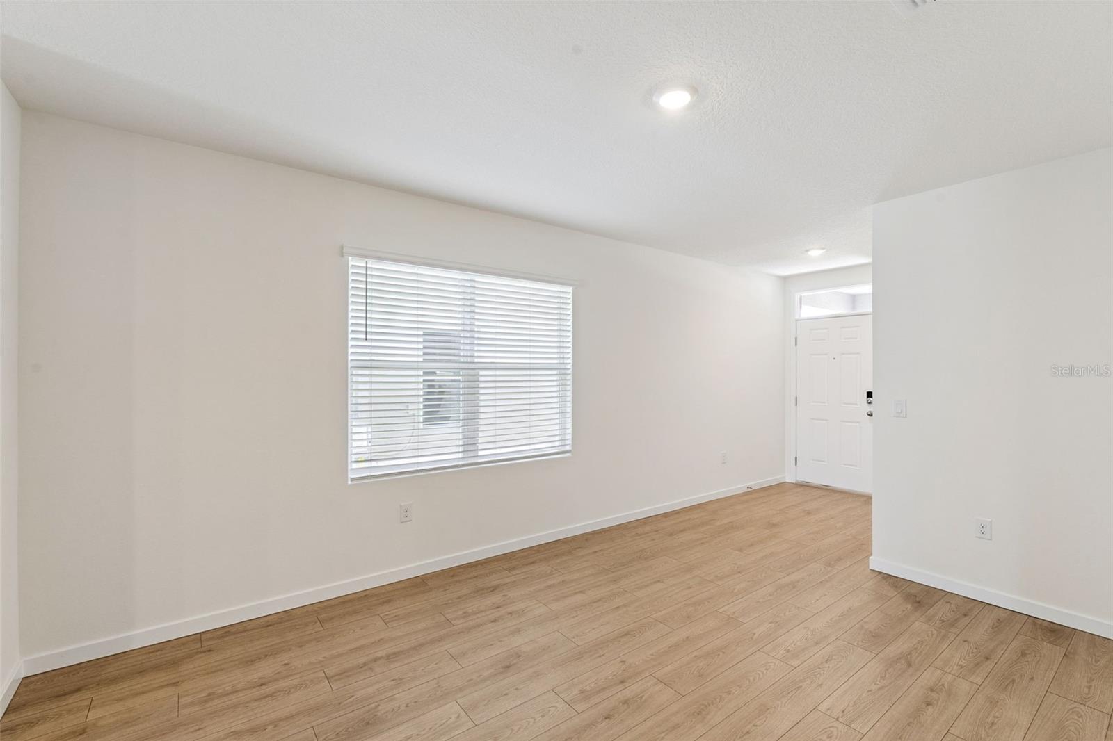 1355 GRAND FLORA LN — photo 4