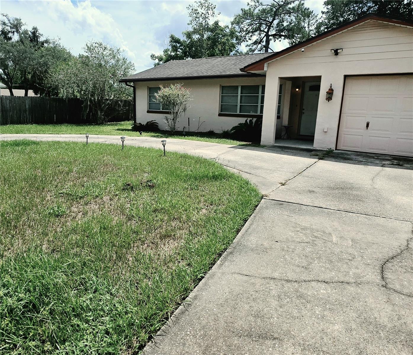 153 E HIGHBANKS RD — photo 2