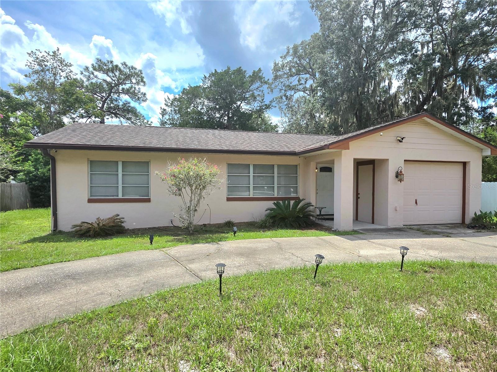 153 E HIGHBANKS RD