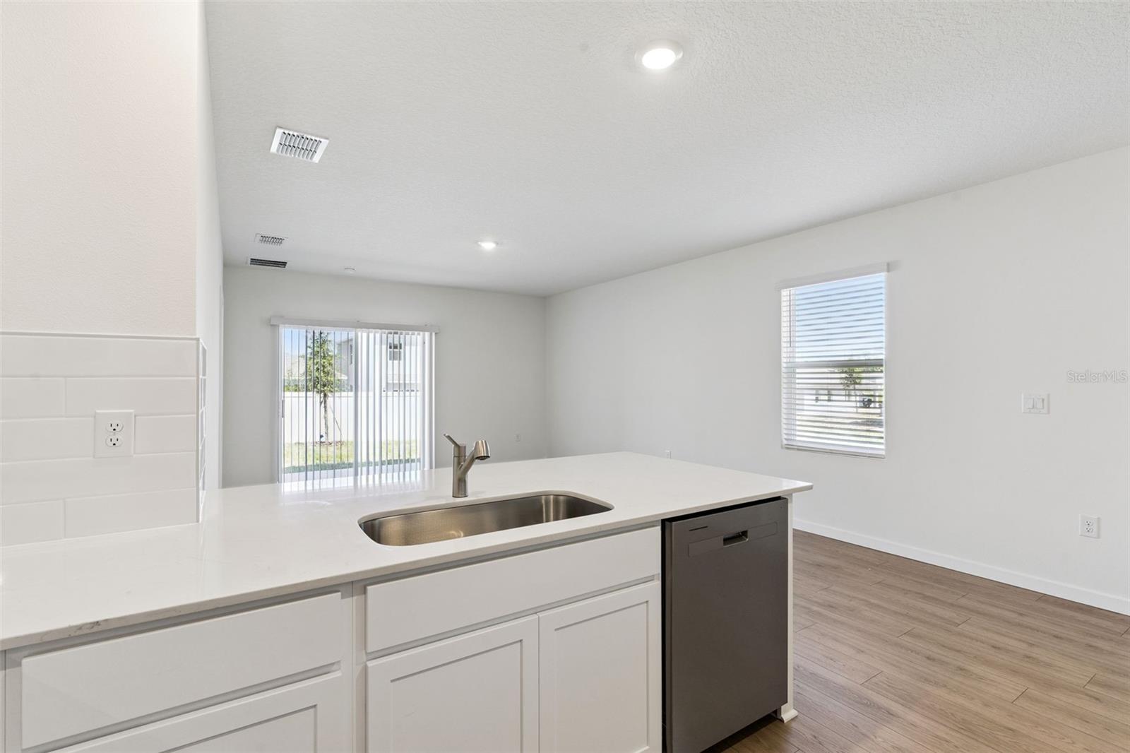 1352 GRAND FLORA LN — photo 12