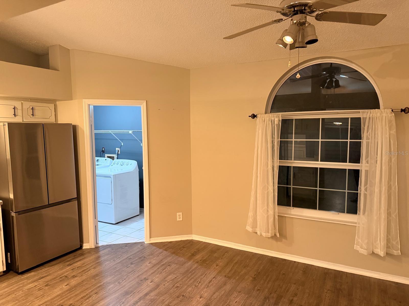 104 BREWSTER LN — photo 12