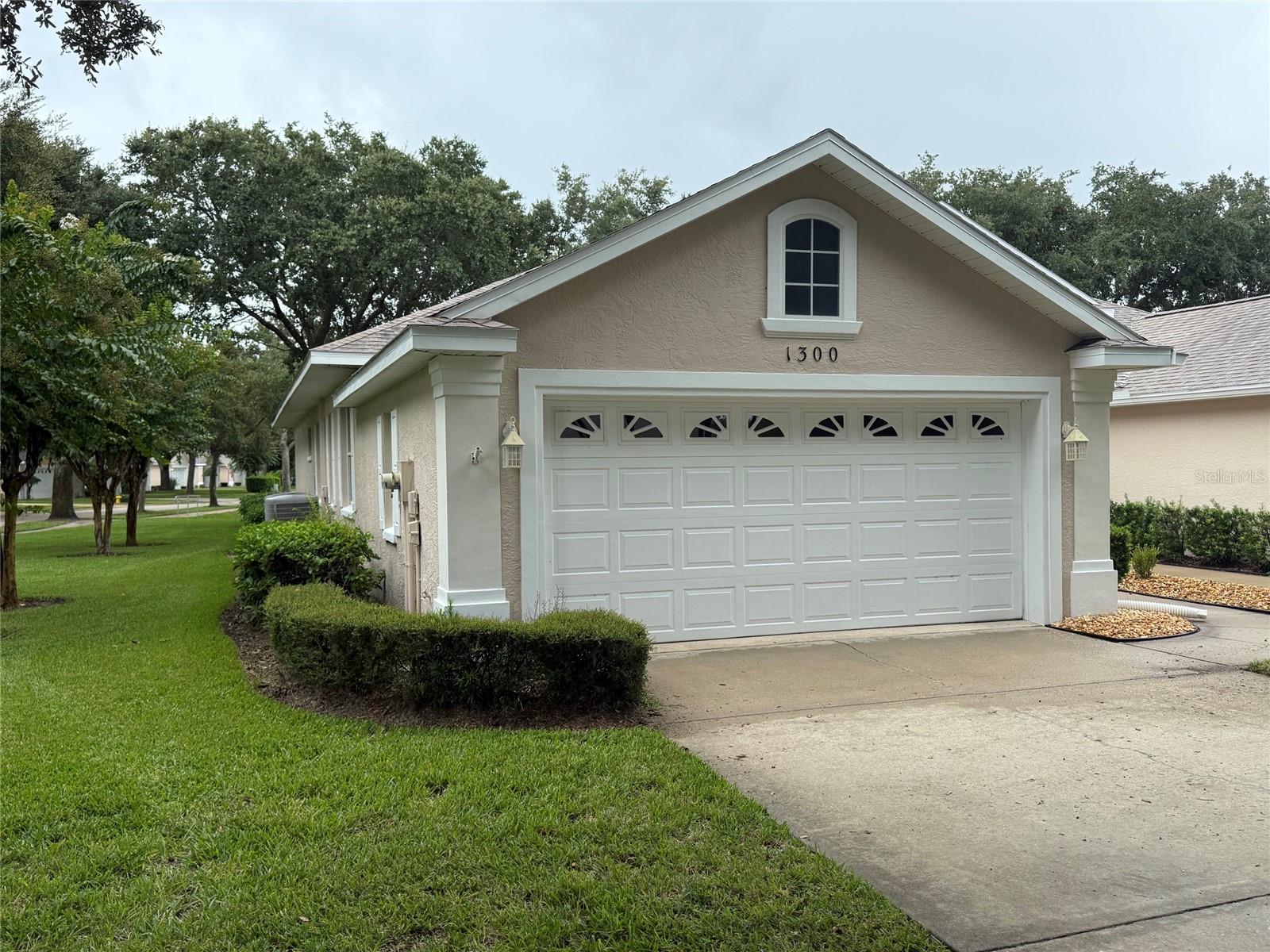 1300 ASHER CT — photo 2