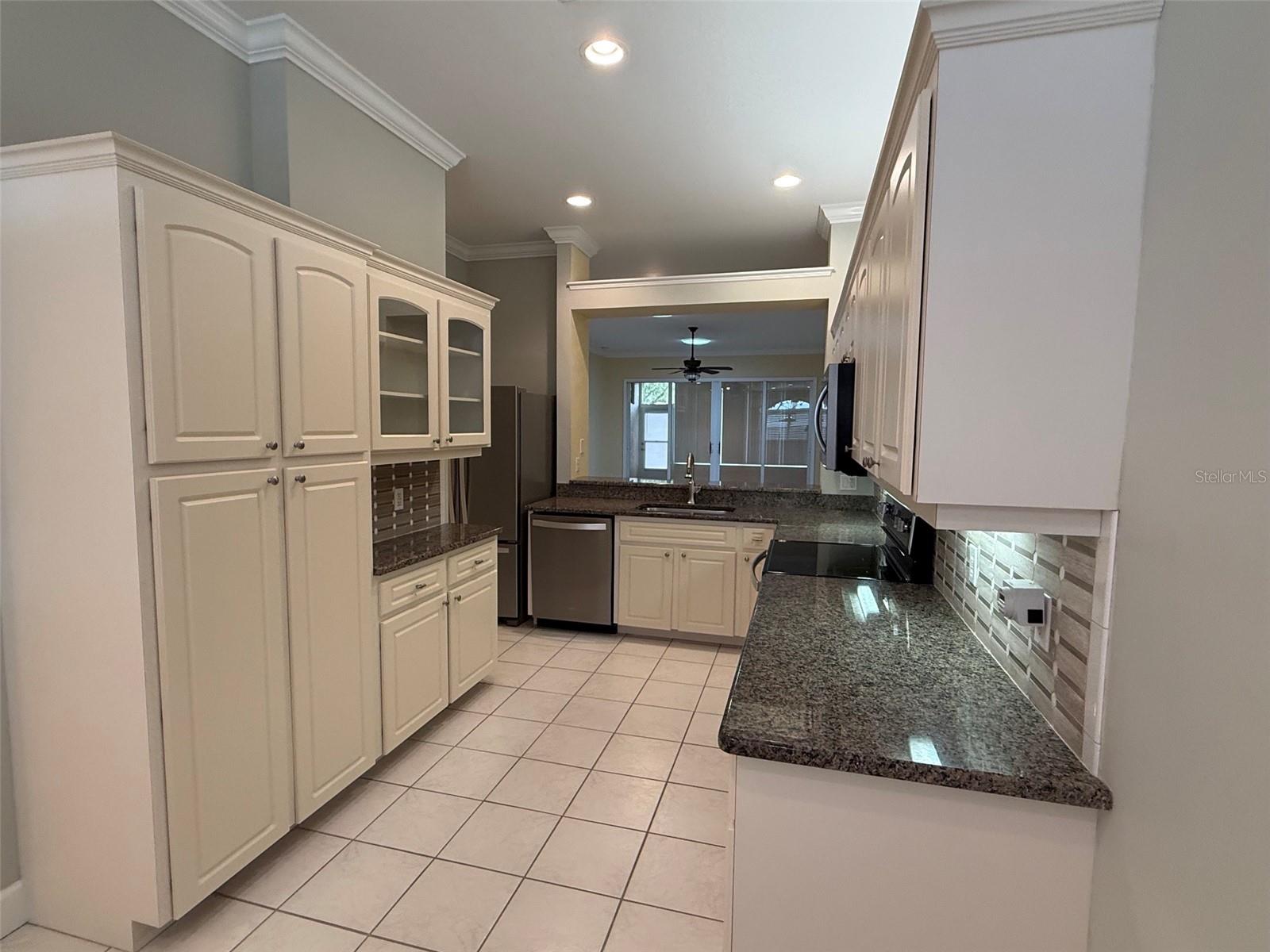 1300 ASHER CT — photo 5